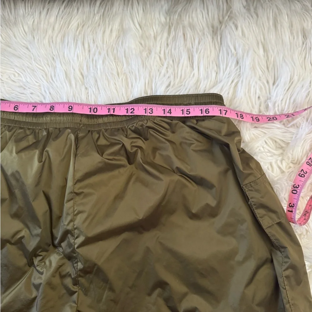 Offline by Aerie nylon cargo shorts in olive green - Picture 7 of 8